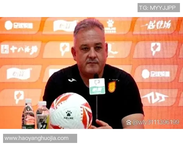 土耳其足球热潮中的明星球员是谁引发球迷热议