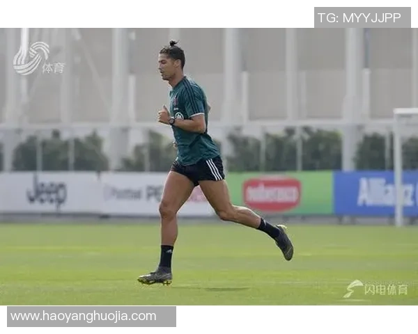 足球明星扎小辫的时尚风采与场上表现的完美结合图片欣赏